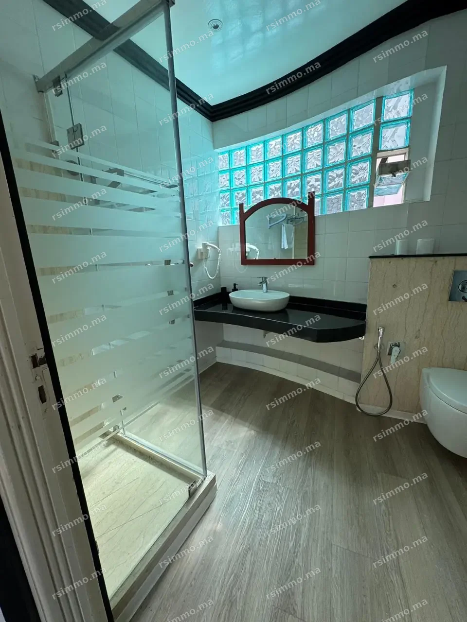Salle de bain privative de la chambre 1